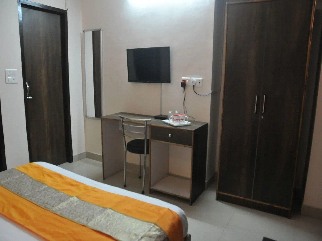 Season 4 by OYO Rooms