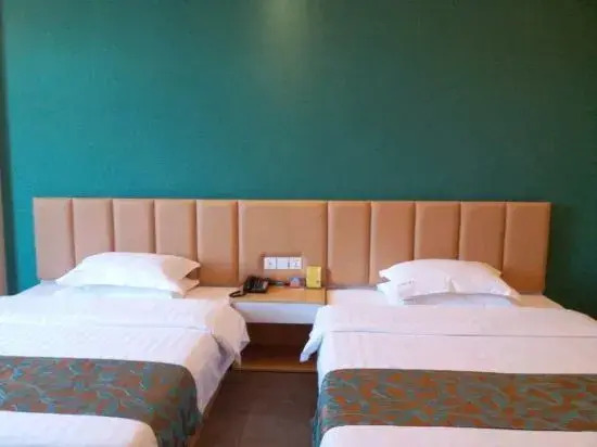 Dongshan Huatian Business Hotel