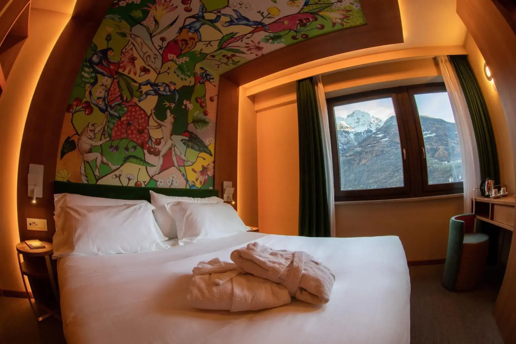 OMAMA Hotel