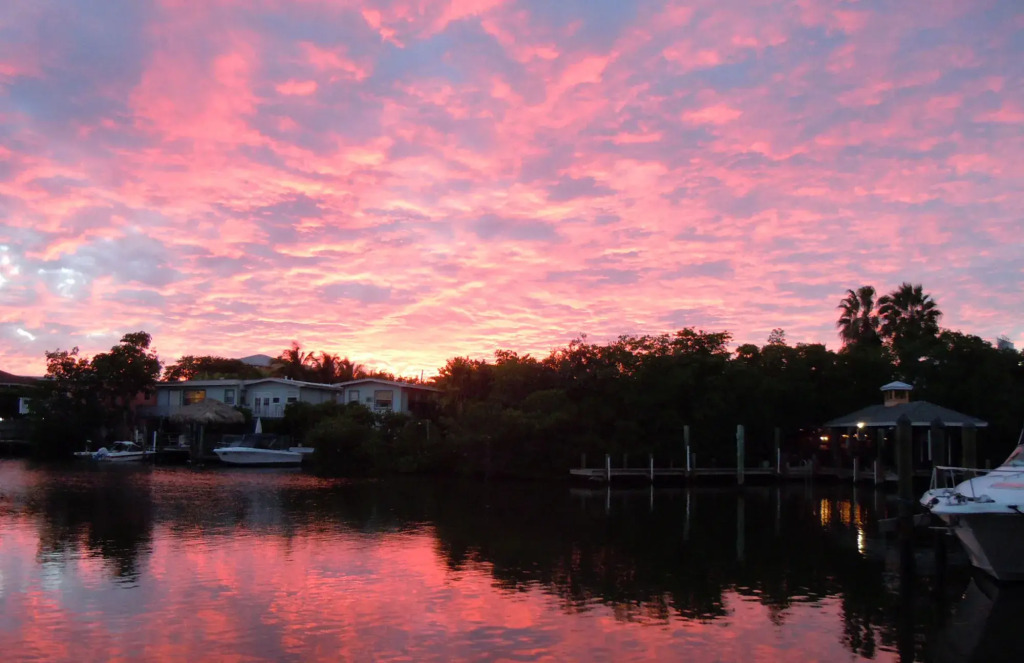 Manatee Bay Inn - Near Fishing Pier Fort Myers Beach