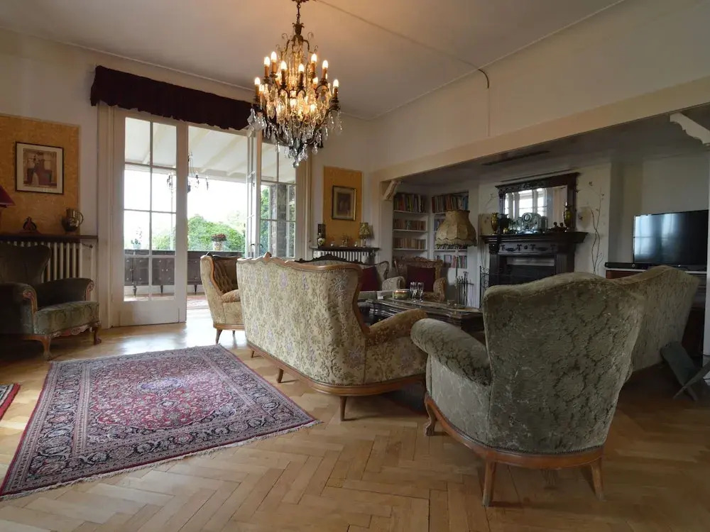 Ravishing Holiday Home in Ronse With Sauna