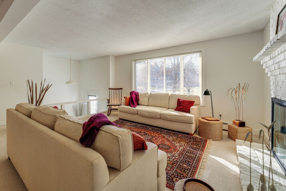 1 Mi to Maine Street! Mcm-style Home in Brunswick