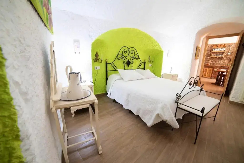 2 bedrooms house with shared pool furnished garden and wifi at Purullena