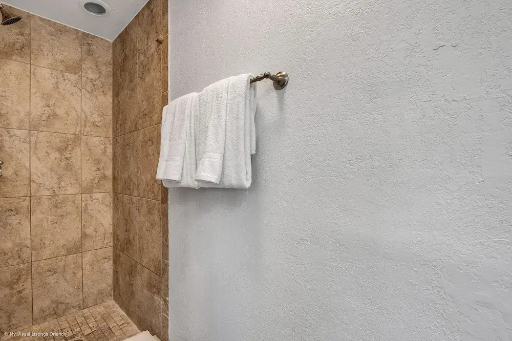 Pristine and Posh 2bd/2ba Condo With Private Balcony - #6en165