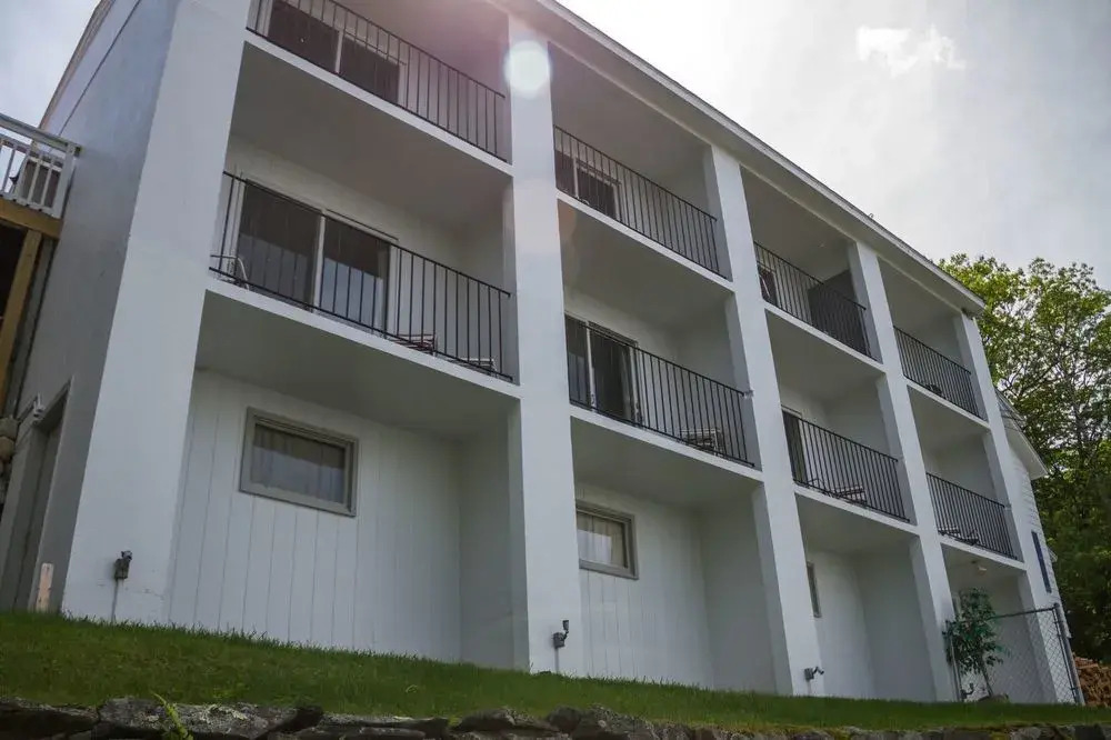 Belknap Point Inn