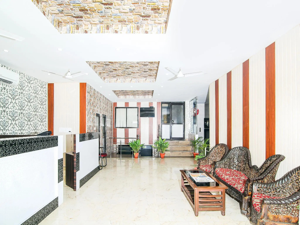 OYO 13314 Grand Almada Inn
