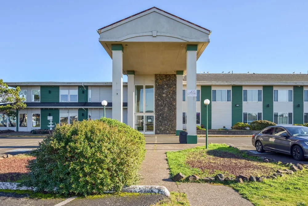 Waldport Bayfront Hotel & Restaurant