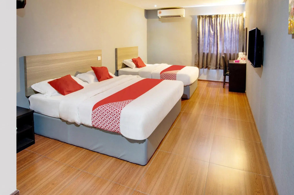 OYO 383 V3 Hotel Nusajaya