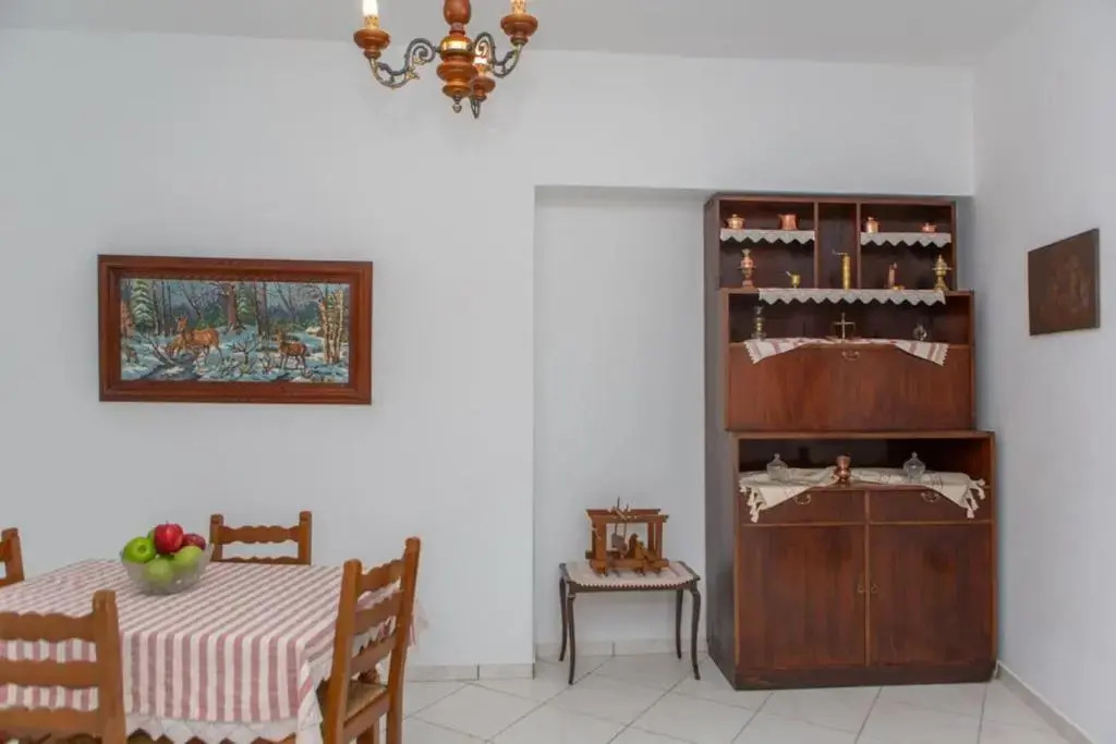Vrodos House
