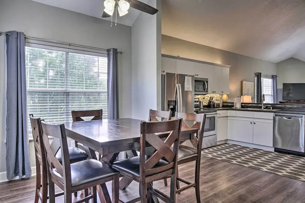 Unwind Fireside! Condo 4 Mi to Branson Strip