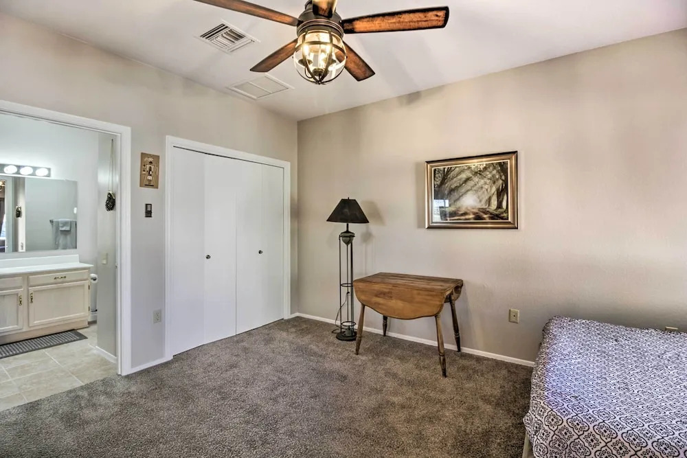 Tranquil Green Valley Townhome w/ Mtn Views!
