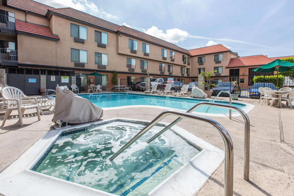 Quality Inn & Suites Bell Gardens-Los Angeles