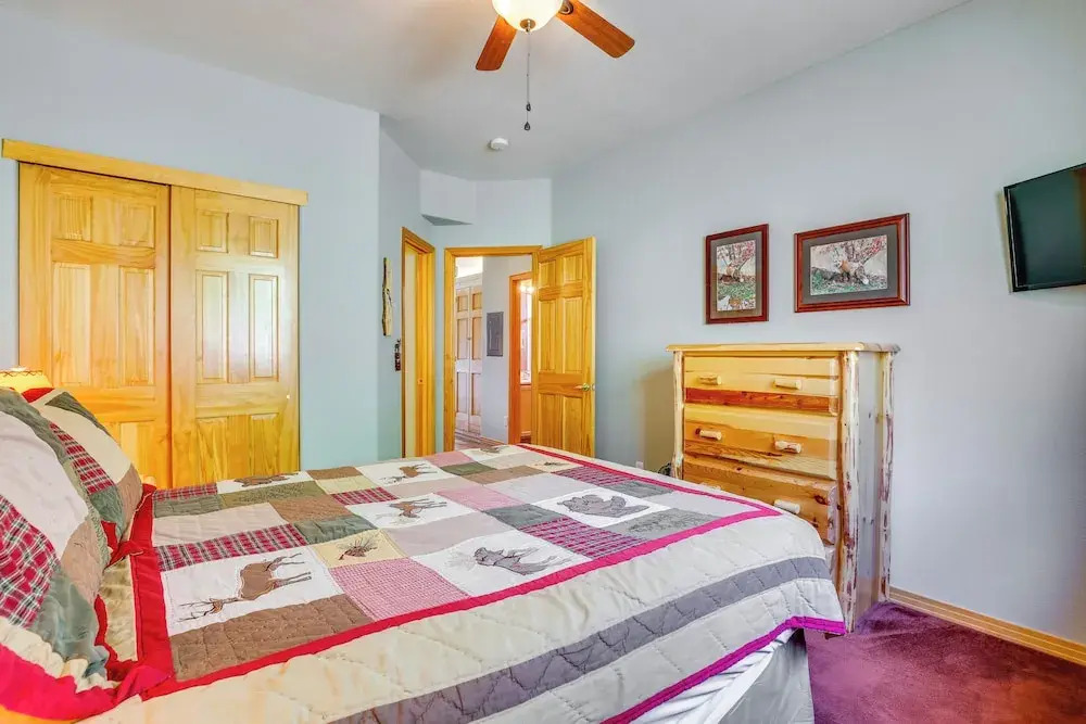 Cozy Condo w/ Views, 3 Mi to Winter Park Resort!