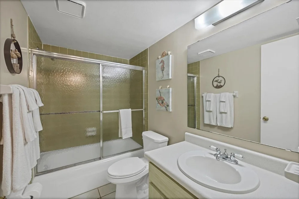 Anchorage Resort 3rd Floor 2 Bedroom Condo South West Balconies 0885
