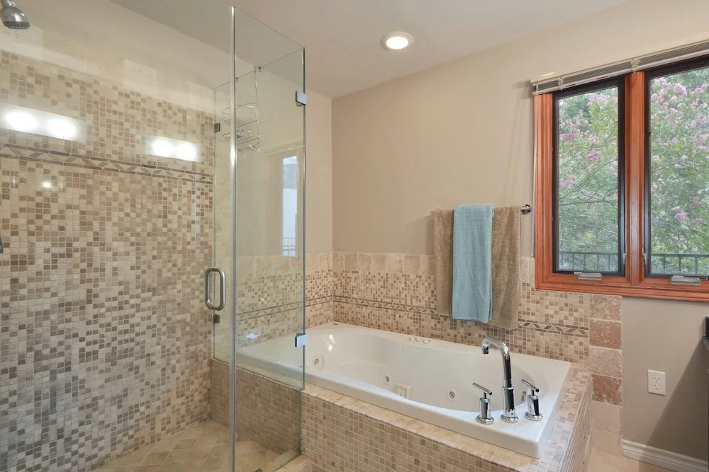 W 6th St Penthouse with City Views by RedAwning