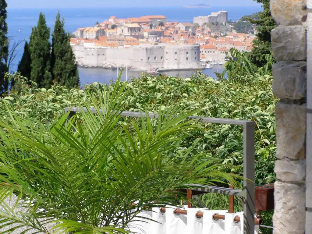 Villa King