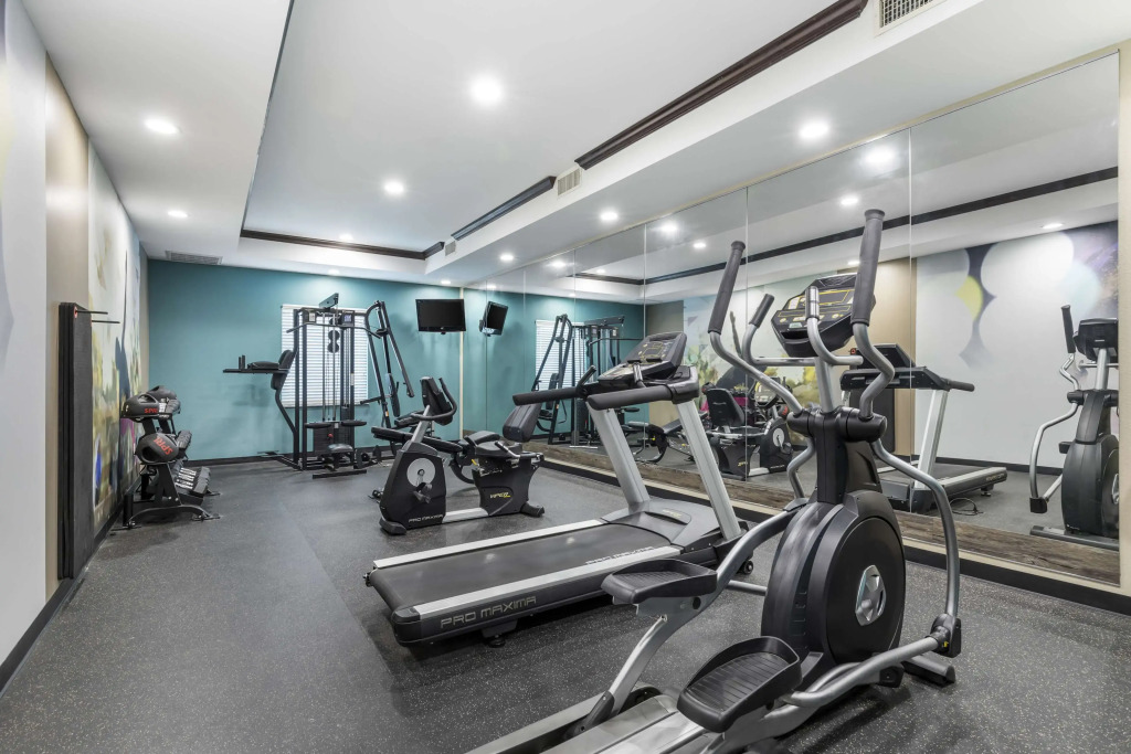 Best Western Plus Longhorn Inn & Suites