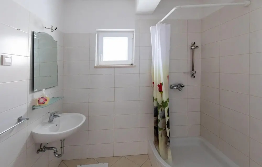 Awesome Apartment in Klek With Wifi and 2 Bedrooms