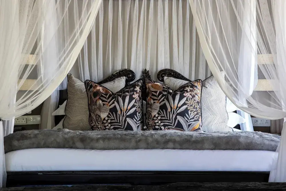 Ndlovu Safari Lodge