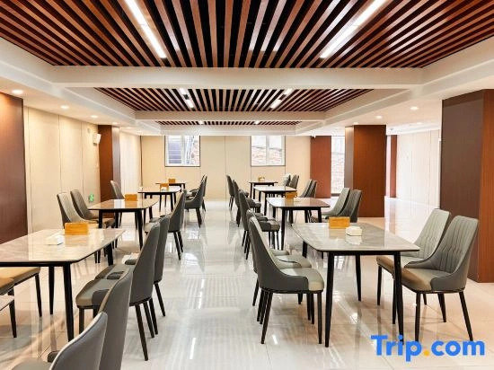 Silver Plaza Joy Select Hotel (Penglai Branch)