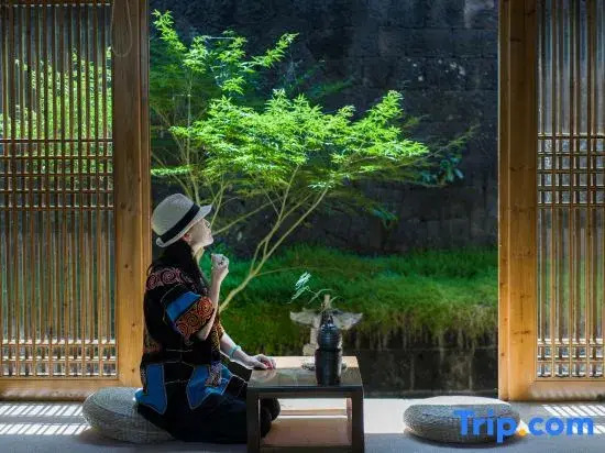 Yugui Hot Spring Holiday Hotel