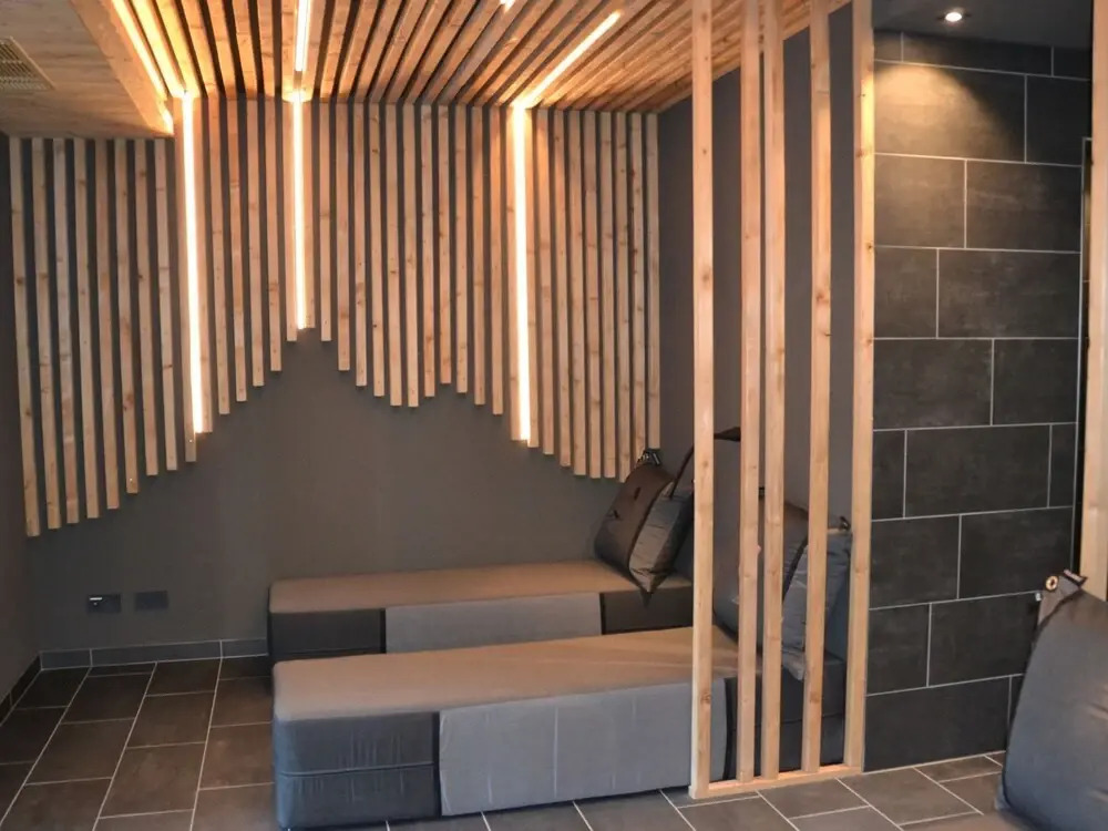 Lush Apartment in Kaprun with Sauna, Hot Tub & Views