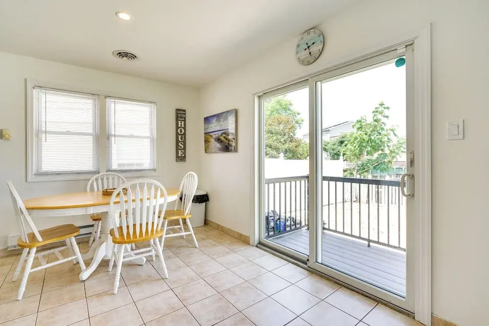 Charming Beach Haven West Home: 1 Mi to Beach!