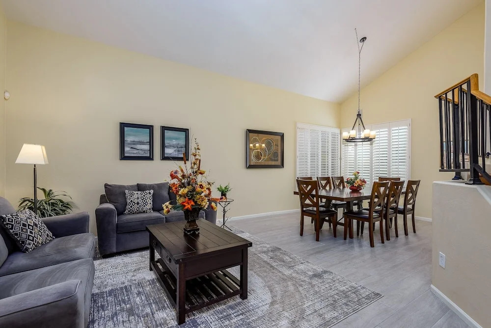 Casa Allegra 5 Bedroom Home by RedAwning