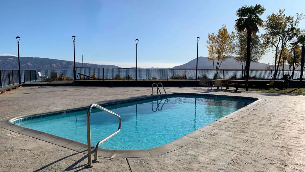 Anchorage Inn Lakeport