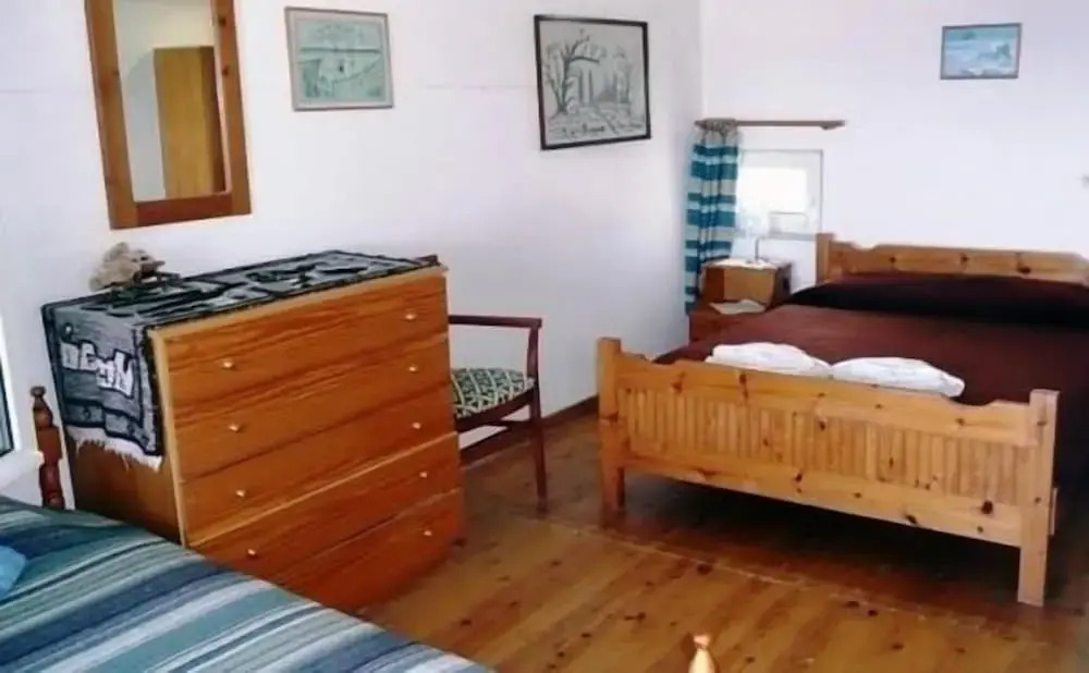 Nicolas Apartments