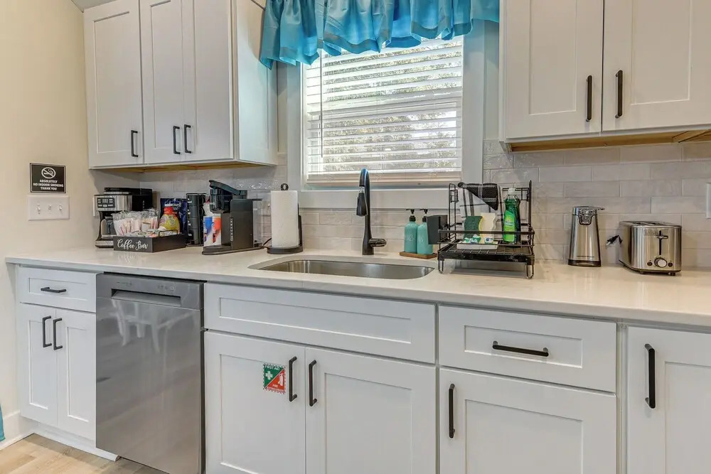 Hot Tub + Fire Pit: Home Near Dtwn Little River!