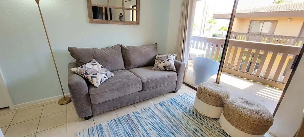 Tiki 1 Bedroom Home by RedAwning
