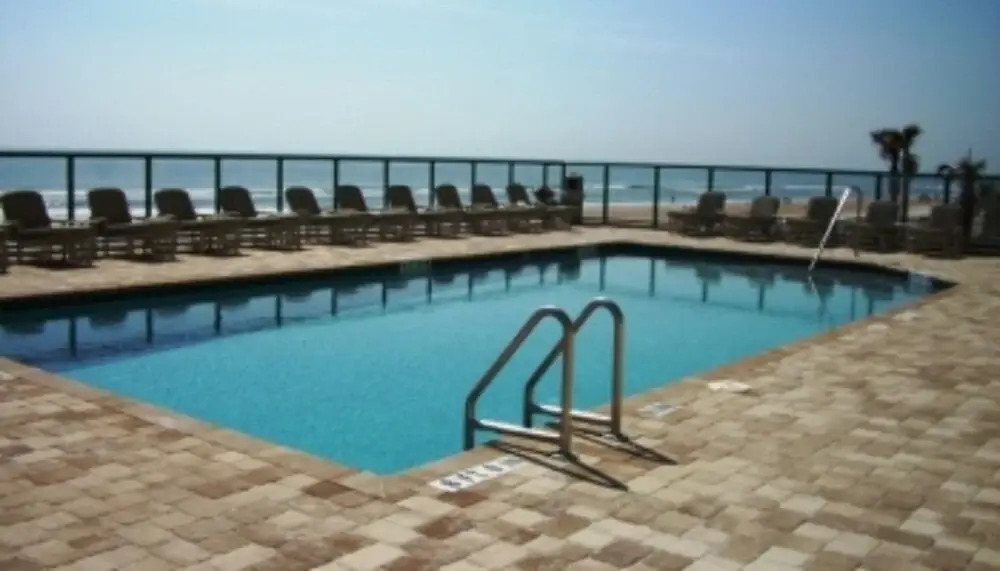 Di Mucci Twin Towers 1607- great ocean views. 2BR 2BA