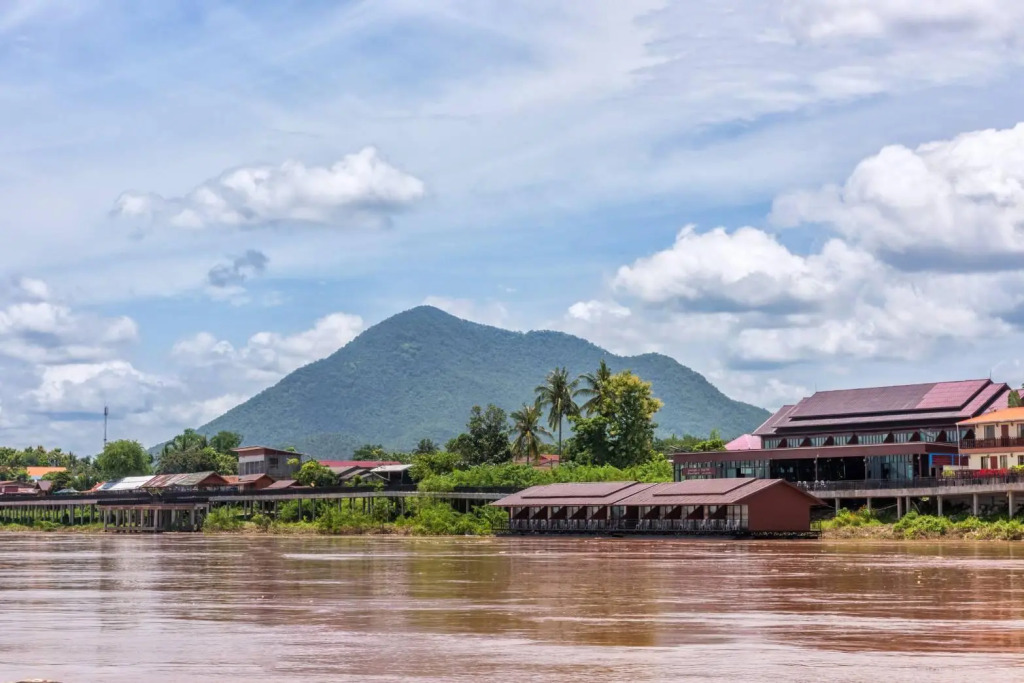 Riverside Chiangkhan