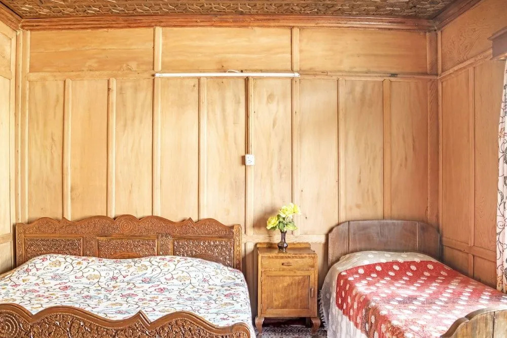 GuestHouser 1 BR Houseboat 1fda