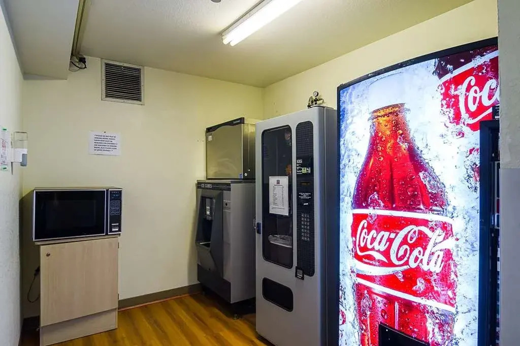 Отель Econo Lodge