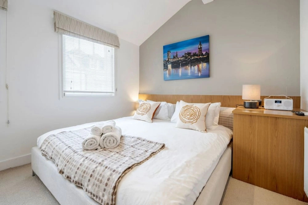 Conduit Mews Luxurious Mews House Next to Hyde Park