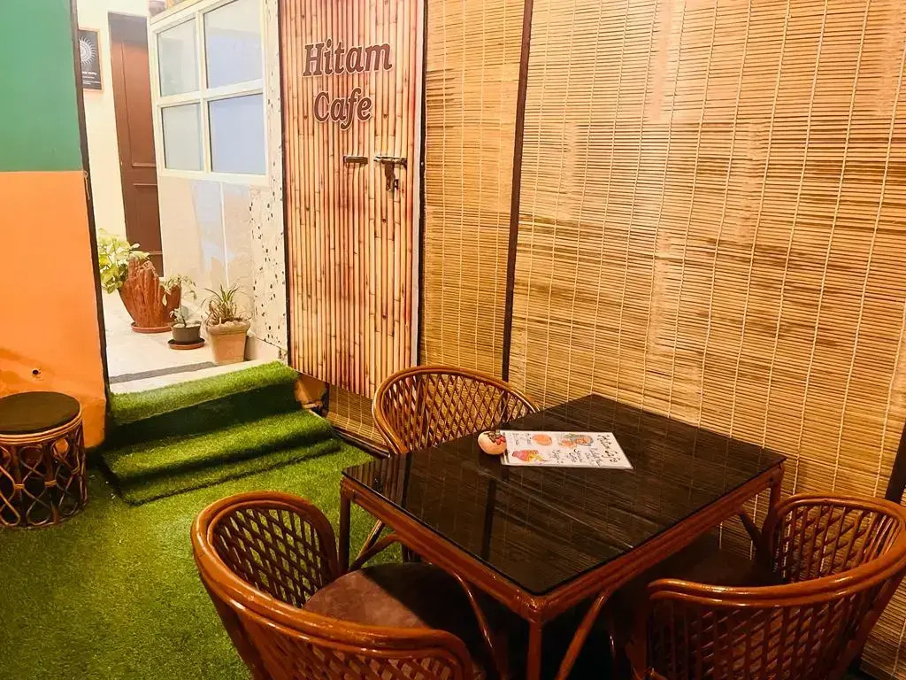 Hotel Hitam Rishikesh 2Min Walk to Parmarth Niketan Aashram ,Vanprastha Aashram