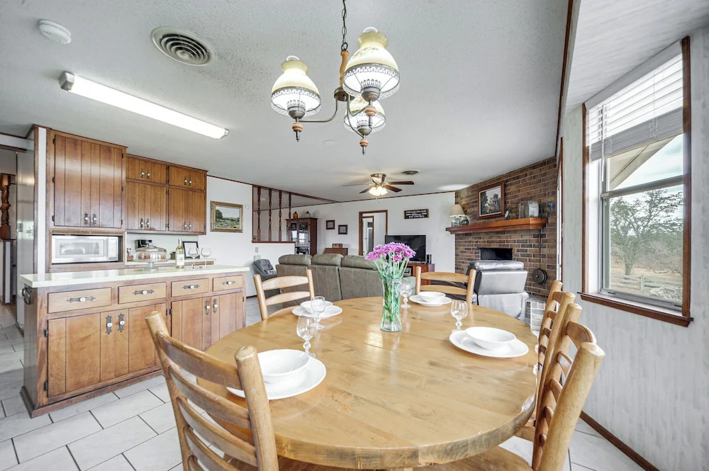 Historic 'hoffmann Ranch Haus' Near Wineries!