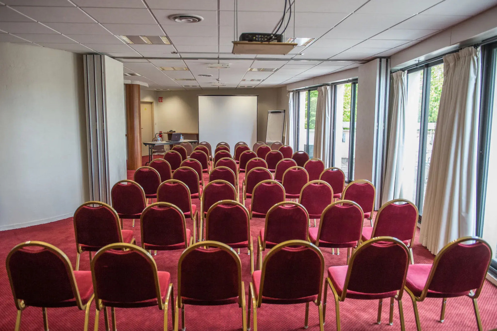 Brit Hotel Angers Parc Expo - LAcropole
