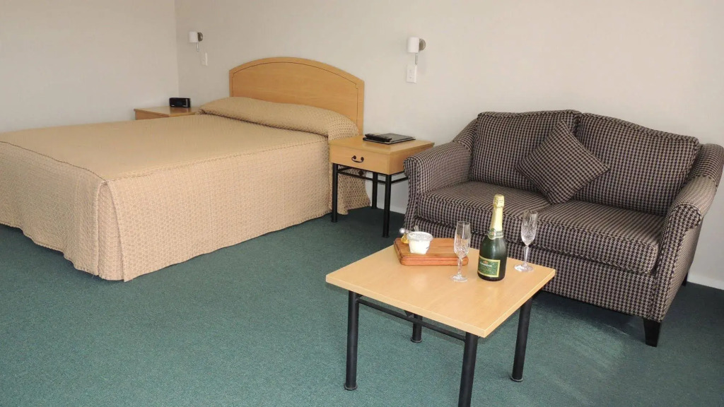 Central Motor Lodge