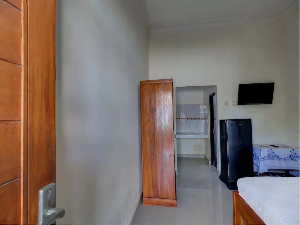 OYO Life 92838 Kost Ibu Surya