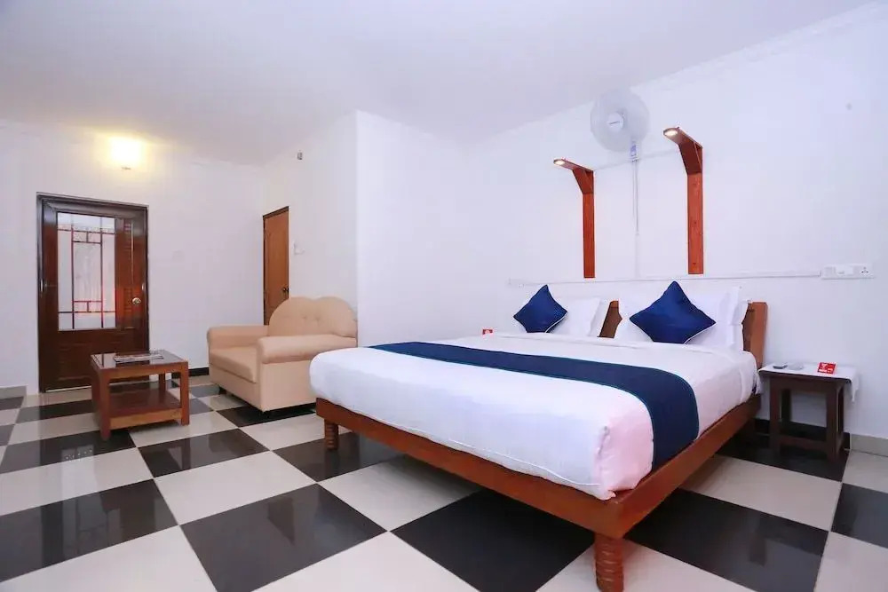 OYO 10783 Hotel River Moon