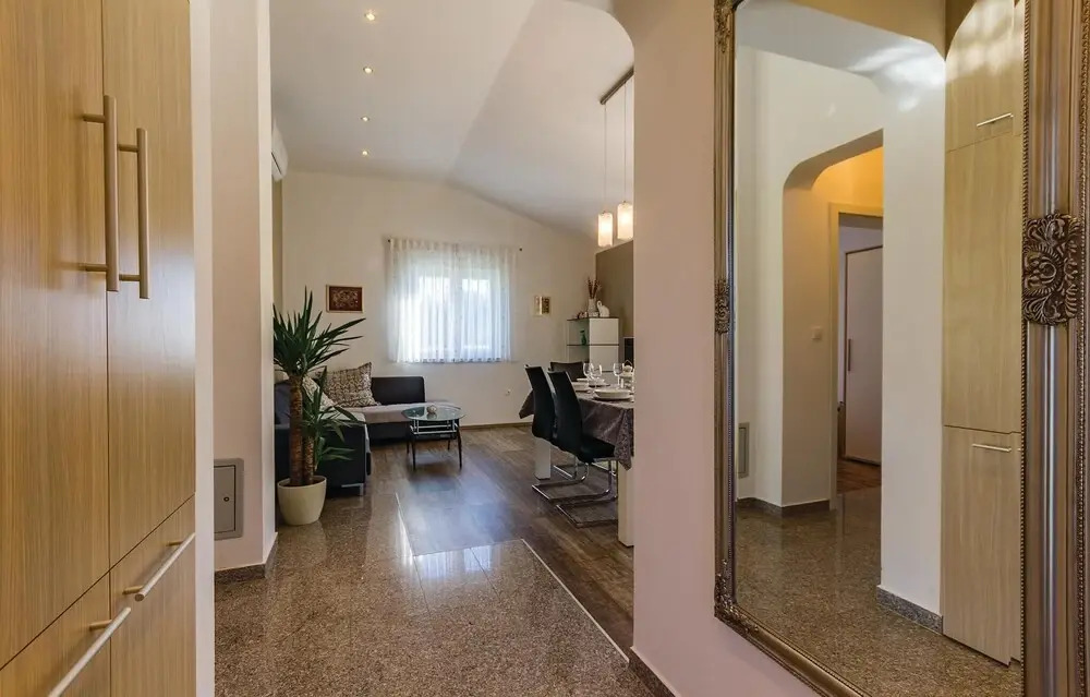 Stunning Home in Fazana With Wifi and 3 Bedrooms