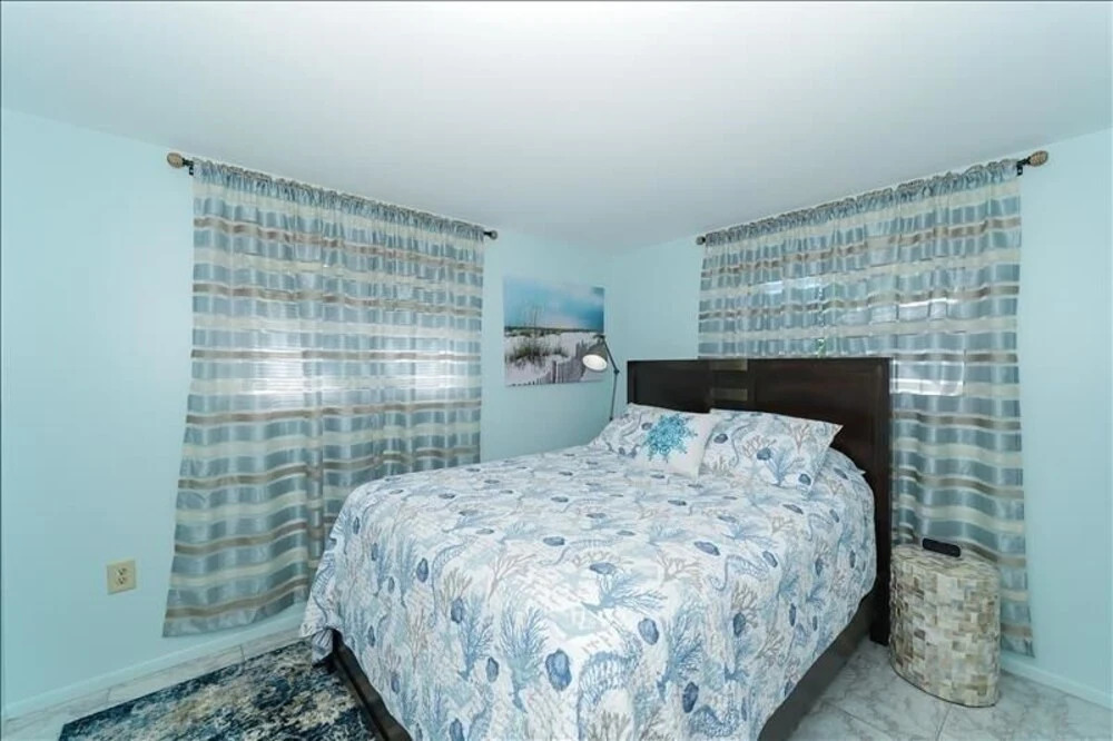Beach N Lake - 3 Br Home