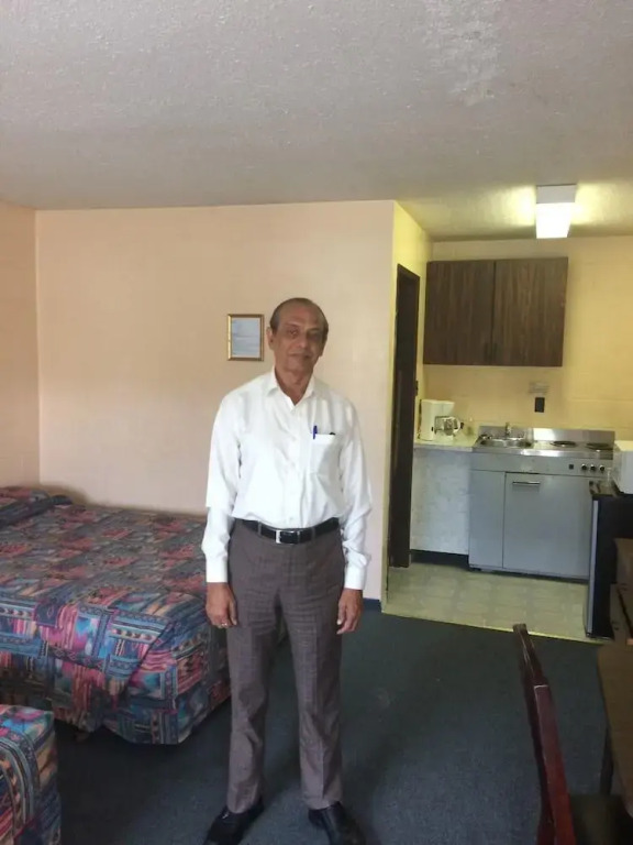 Road Runner Motel