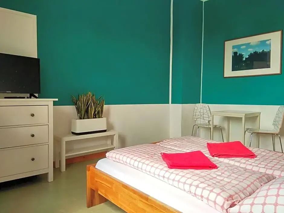 Youth Hostel 37