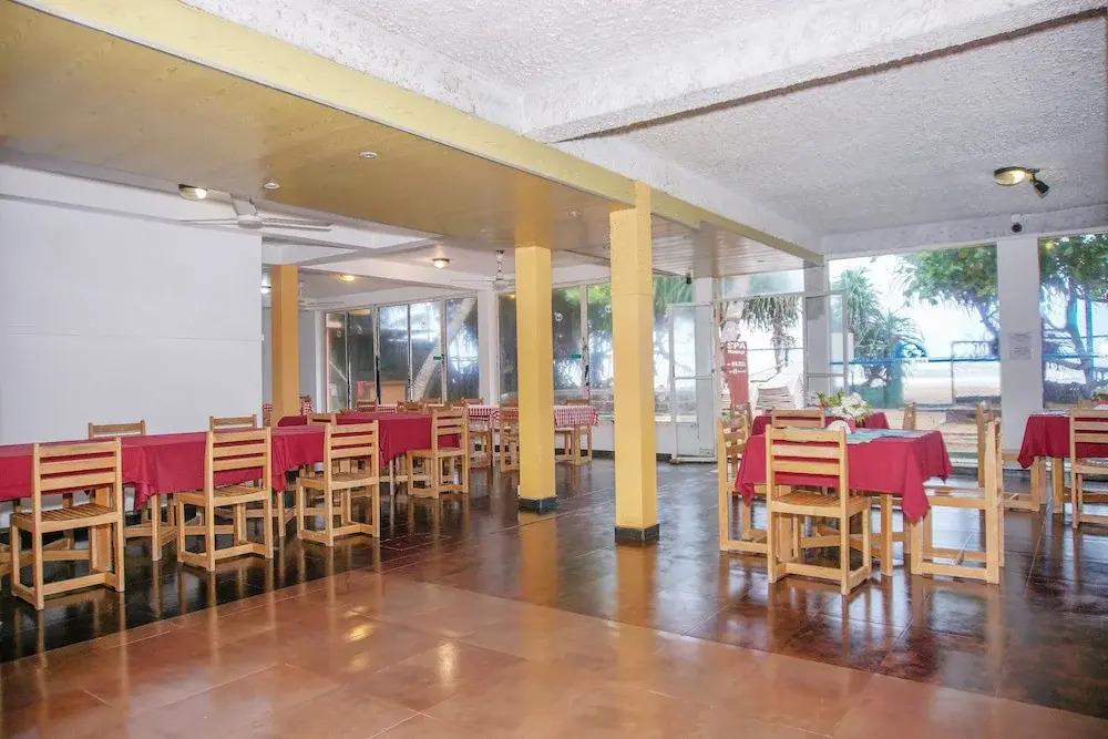 OYO 246 Roy Villa Beach Hotel