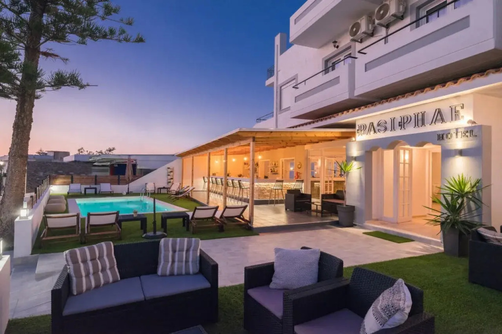 Pasiphae Hotel