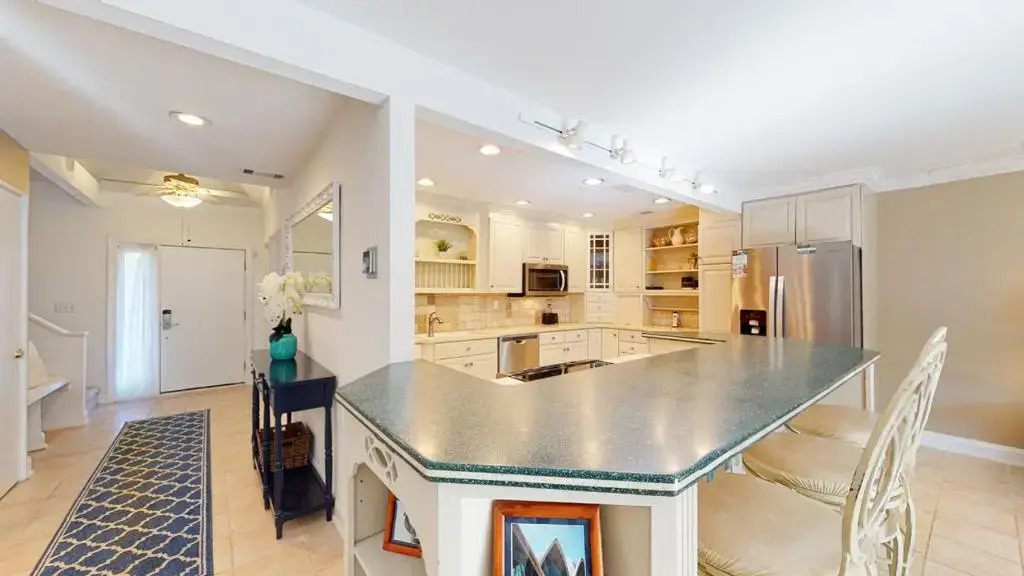 729 Queens Grant
